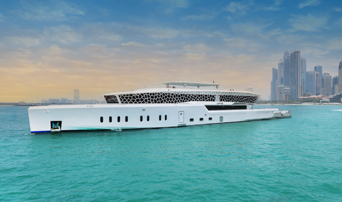 Lotus Mega Yacht 전경